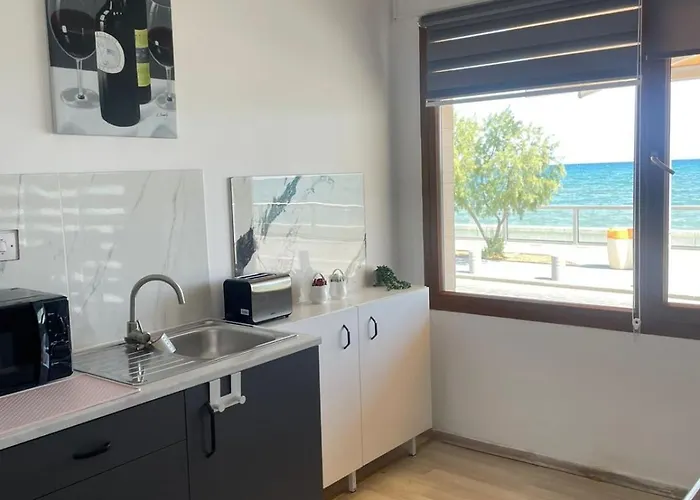 Seafront Feriehus Larnaca